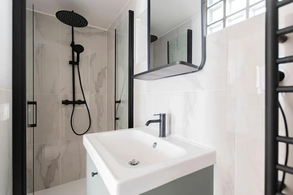 Superb And Design Near The Eiffel Tower Paris